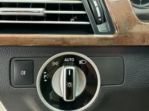 Used 2013 Mercedes-Benz E 350 Sedan image 46