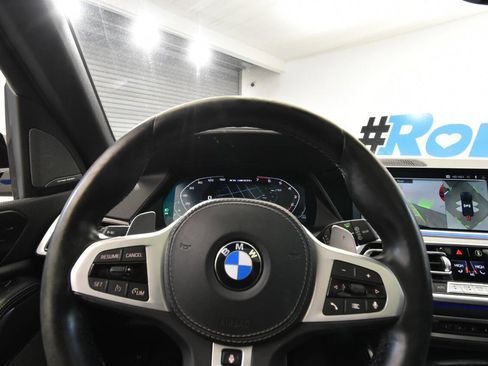 Used 2022 BMW X5 M50i w/ Executive Package image 24