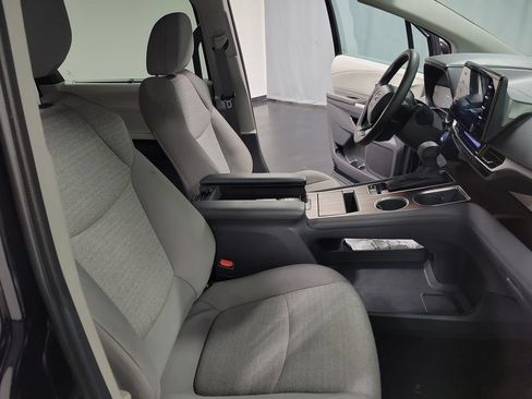 Used 2024 Toyota Sienna LE FWD image 22