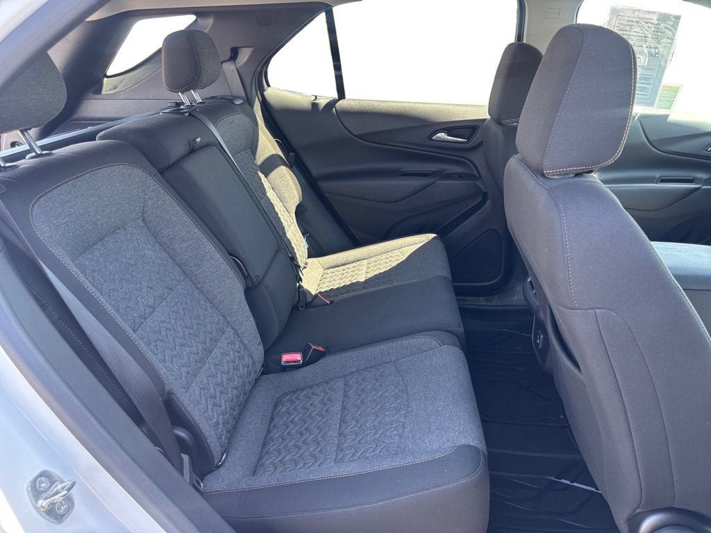 Certified 2024 Chevrolet Equinox LT FWD image 18