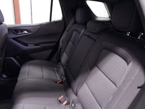 Used 2025 Chevrolet Equinox LT w/ Safety and Technology Package image 16