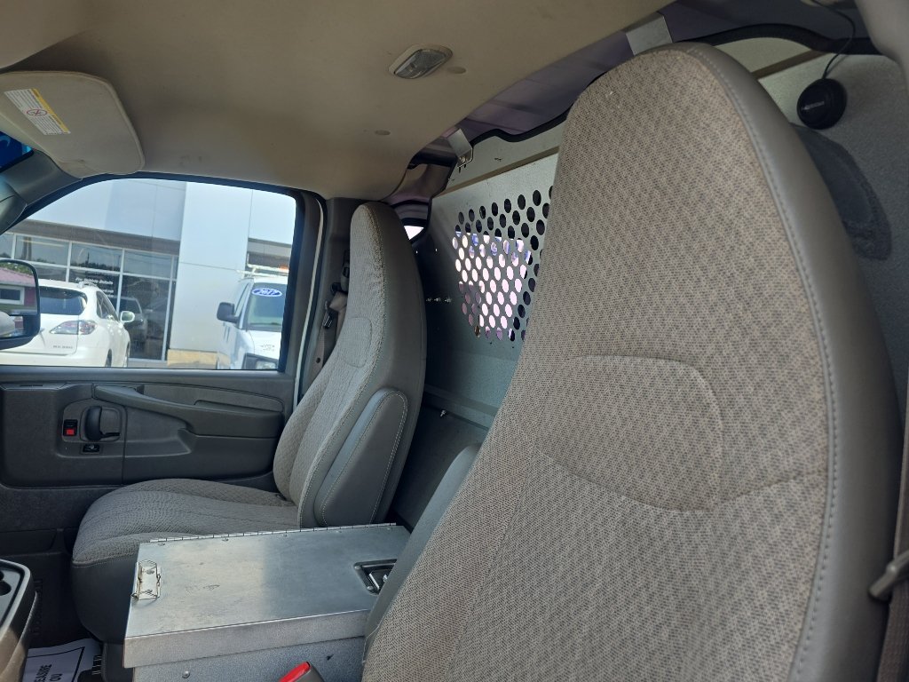 Used 2014 Chevrolet Express 2500 RWD image 14