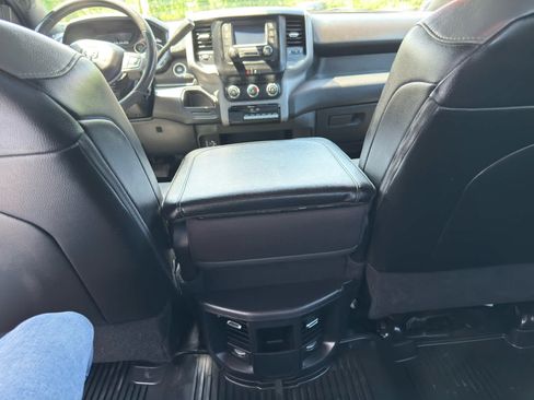 Used 2024 RAM 2500 Tradesman w/ Chrome Appearance Group AWD/4WD image 17