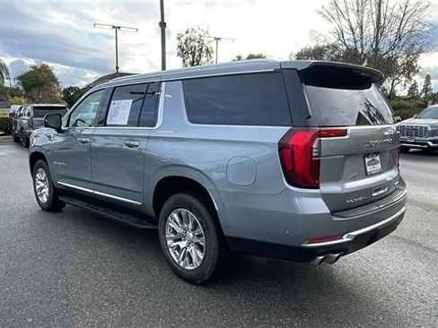 Used 2025 GMC Yukon XL Denali image 5
