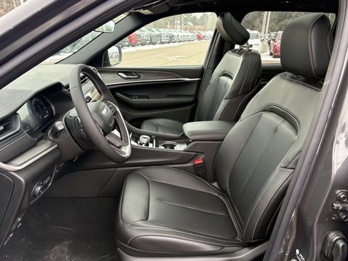 New 2026 Jeep Grand Cherokee Limited w/ Limited Altitude Package AWD/4WD image 9