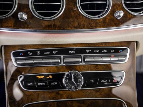 Used 2020 Mercedes-Benz E 450 4MATIC Wagon image 33