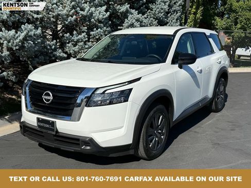Used 2024 Nissan Pathfinder S image 3