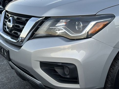 Used 2020 Nissan Pathfinder S image 8