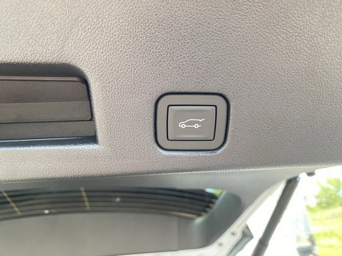 New 2025 Chevrolet Traverse LT image 31