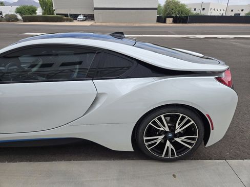 Used 2015 BMW i8 image 12