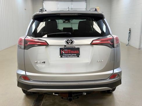 Used 2018 Toyota RAV4 XLE FWD image 6