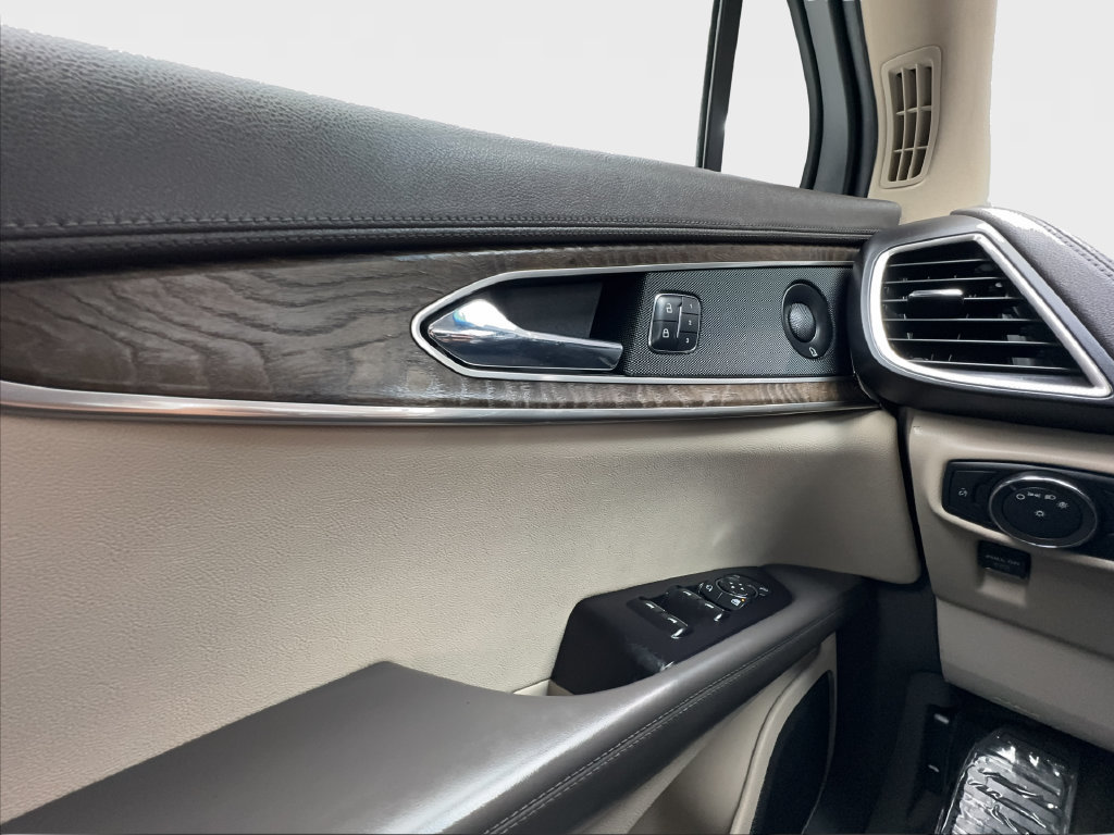 Used 2017 Lincoln MKX Reserve w/ Driver Assistance Package FWD image 50