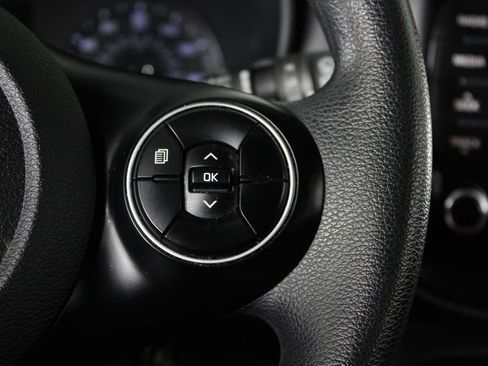 Used 2020 Kia Soul LX image 24