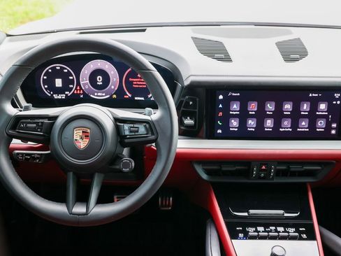 Certified 2025 Porsche Cayenne S AWD/4WD image 11