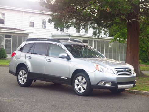 Used 2012 Subaru Outback 2.5i Limited AWD/4WD image 6