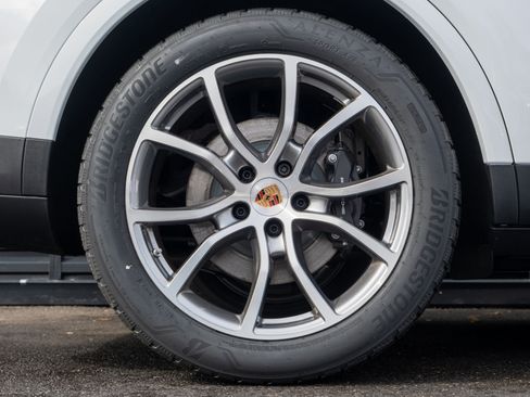 New 2026 Porsche Cayenne image 14