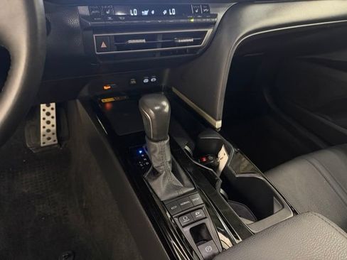 Used 2025 Toyota Camry XSE FWD image 24