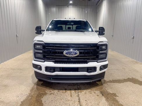 Used 2025 Ford F250 Platinum image 9