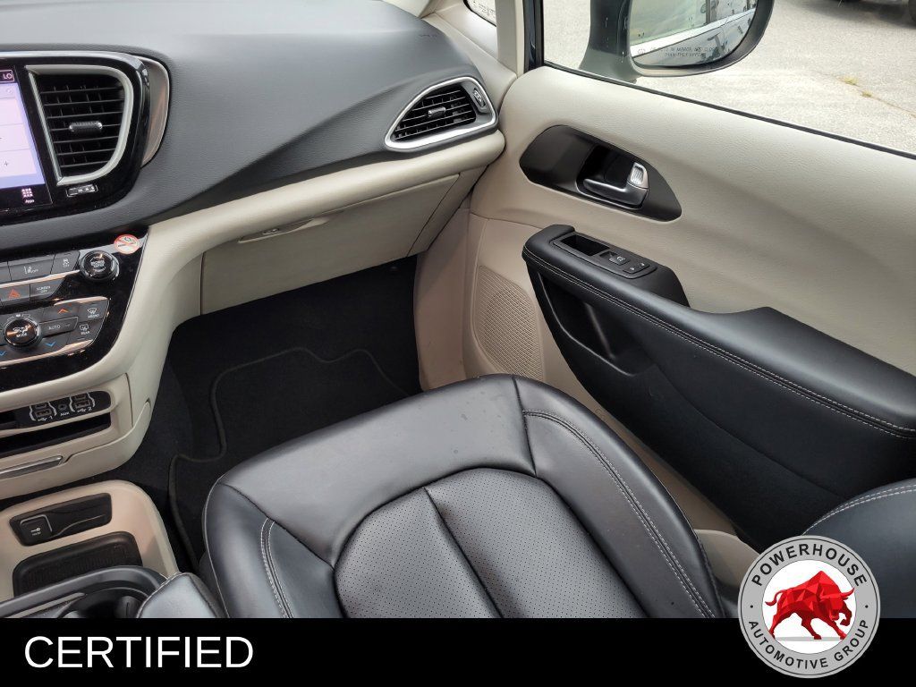 Used 2023 Chrysler Pacifica Touring-L FWD image 23