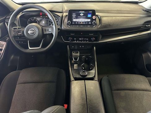 Used 2024 Nissan Rogue SV AWD/4WD image 16