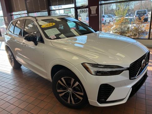 Used 2024 Volvo XC60 T8 Core image 1