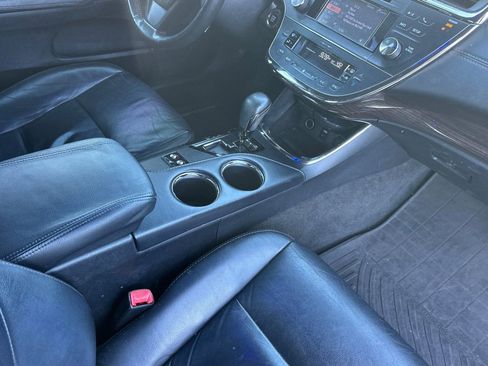 Used 2013 Toyota Avalon Limited image 17