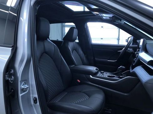 Used 2025 Toyota Highlander XSE image 24