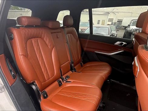Used 2024 BMW X7 M60i w/ M Sport Professional Package AWD/4WD image 18