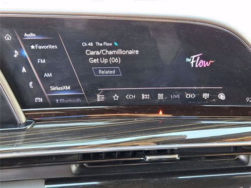 Used 2021 Cadillac Escalade Premium Luxury RWD image 15