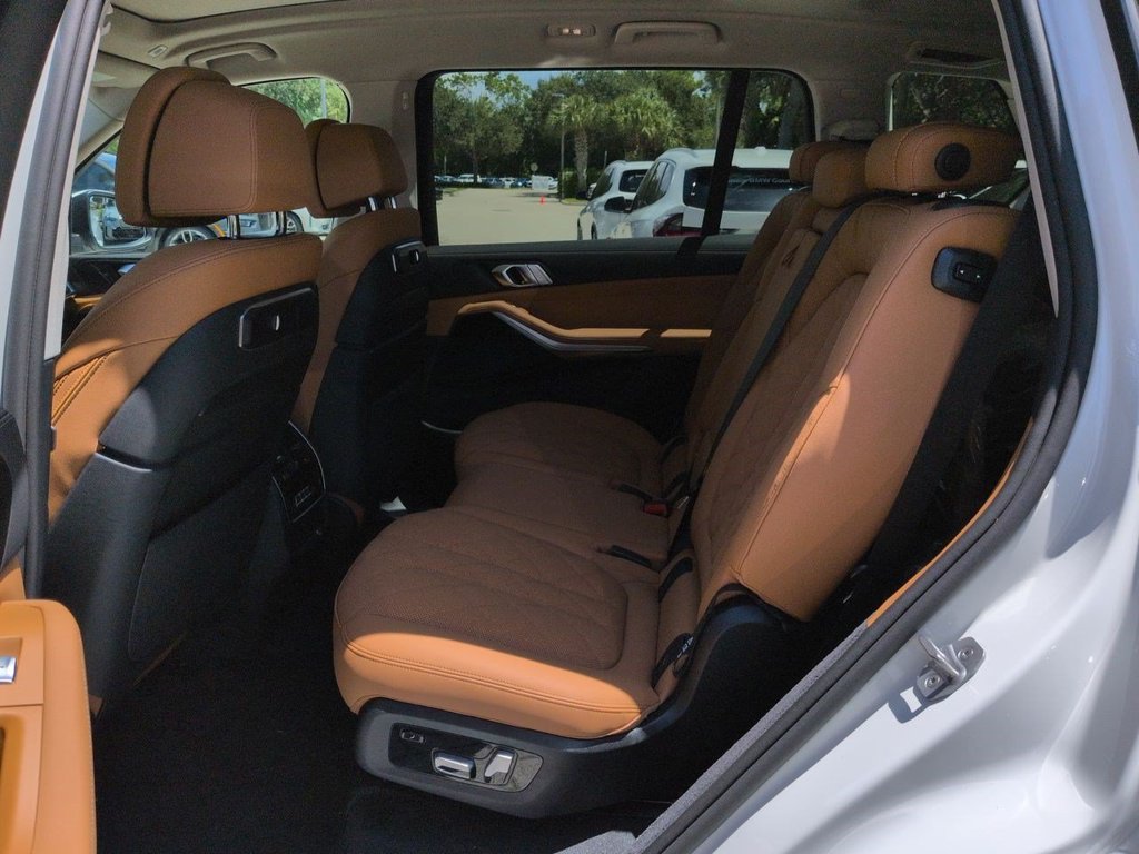New 2027 BMW X7 xDrive40i AWD/4WD image 14