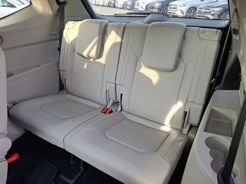 Used 2021 Volkswagen Atlas SEL Premium image 11