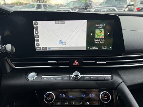 Used 2023 Hyundai Elantra SEL w/ Convenience Package image 19