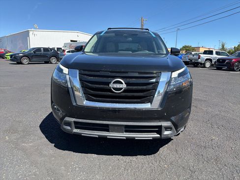 Used 2023 Nissan Pathfinder SV w/ SV Premium Package AWD/4WD image 2