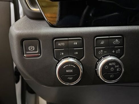 Used 2025 GMC Sierra 2500 SLT w/ SLT Premium Package image 34