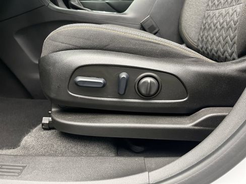 Certified 2023 Chevrolet Equinox LT image 10