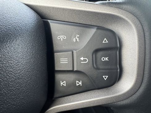 Used 2025 Ford Bronco Badlands image 16