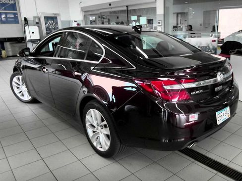 Used 2017 Buick Regal AWD image 3