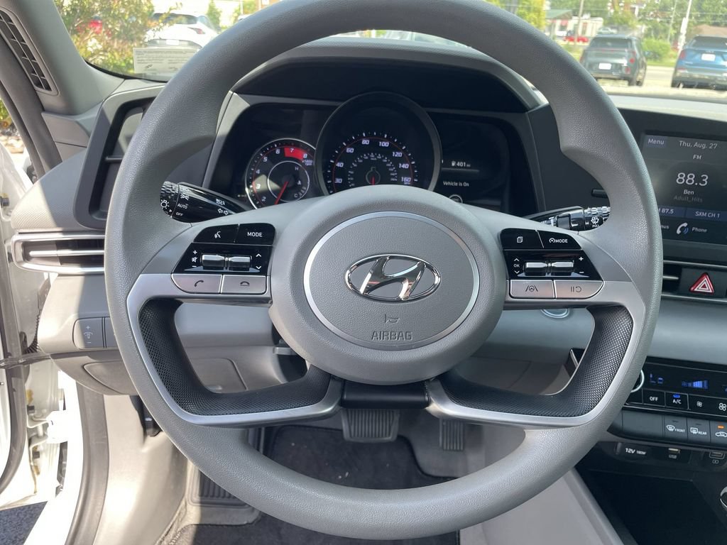 Used 2023 Hyundai Elantra SEL w/ Cargo Package FWD image 14