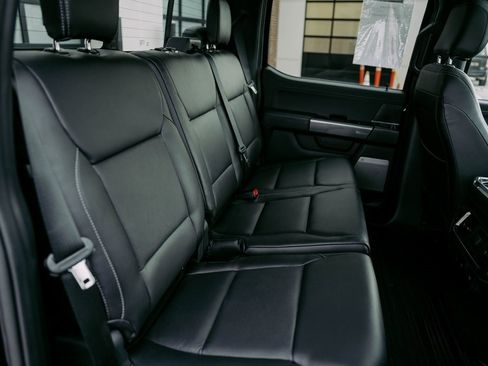 Used 2022 Ford F150 XLT w/ Equipment Group 302A High image 12