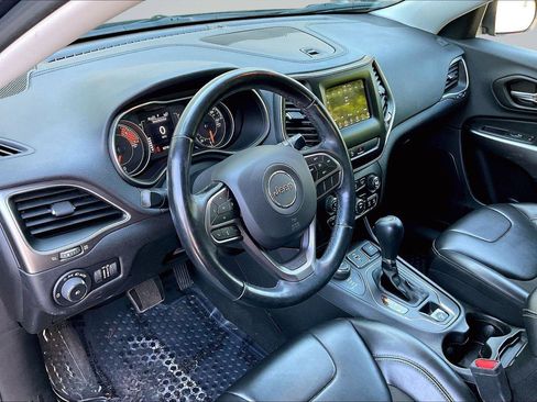 Used 2020 Jeep Cherokee Latitude Plus w/ Cold Weather Group AWD/4WD image 15