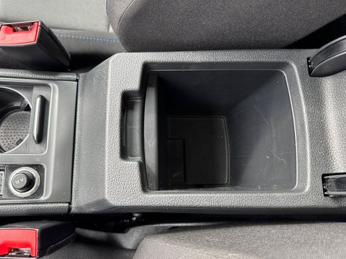 Used 2016 Volkswagen e-Golf SE w/ DC Fast Charging Package image 30