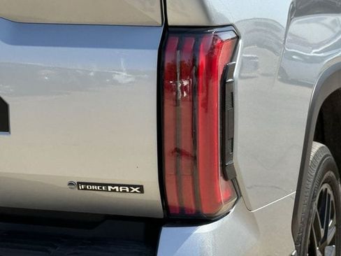 Used 2025 Toyota Tundra Limited AWD/4WD image 7