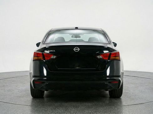 Used 2025 Nissan Altima 2.5 SV image 7