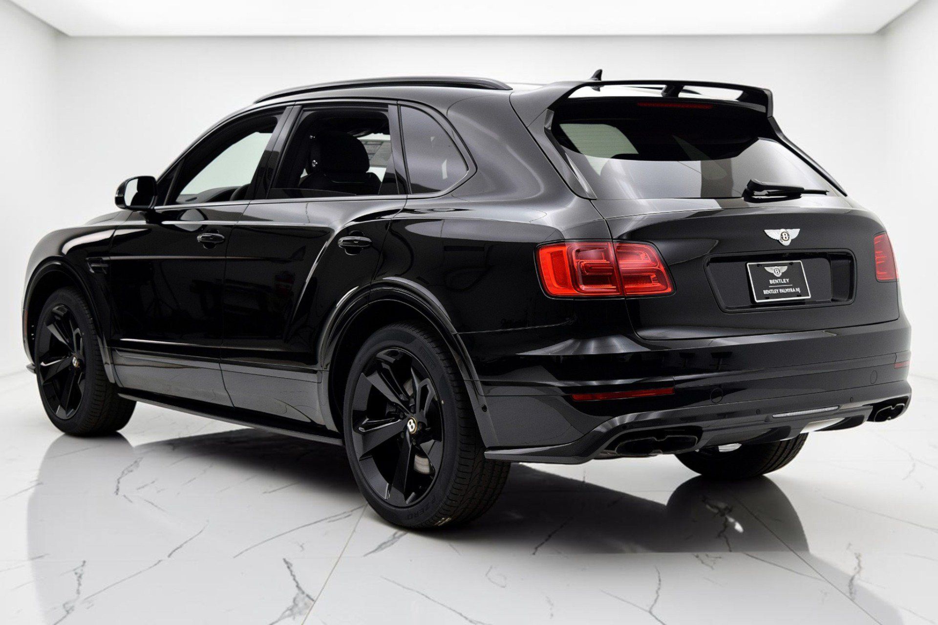 Certified 2019 Bentley Bentayga AWD/4WD image 4