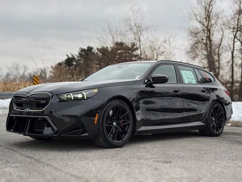 New 2026 BMW M5 Touring w/ Executive Package image 3