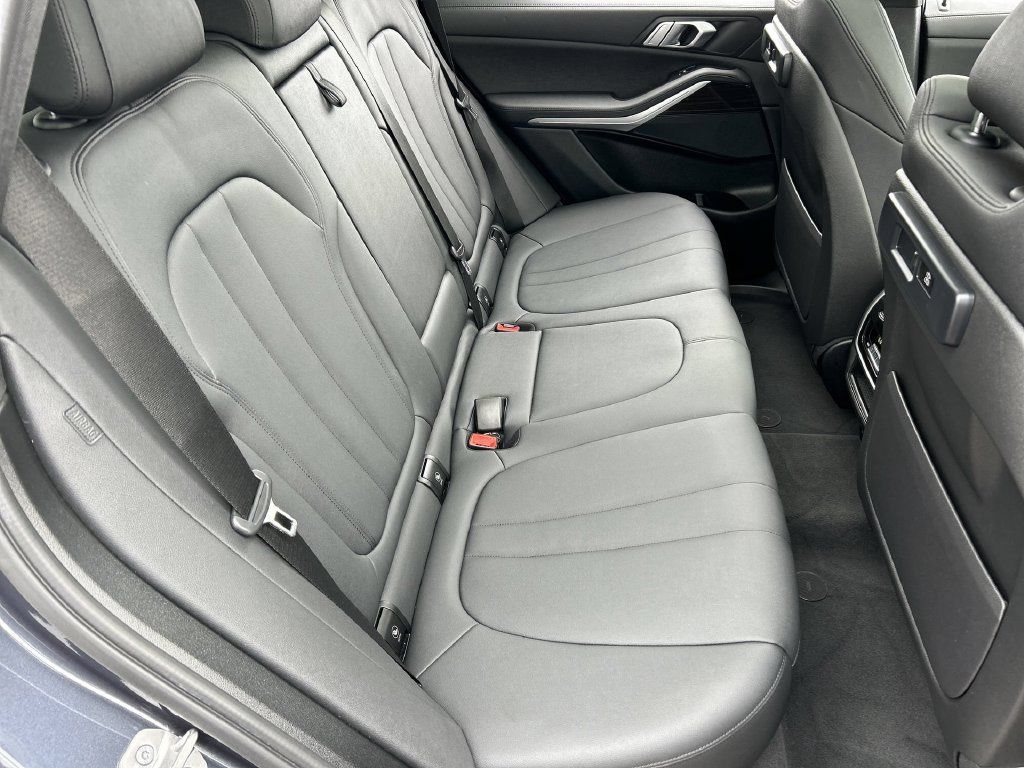 Used 2021 BMW X5 sDrive40i w/ Parking Assistance Package RWD image 28