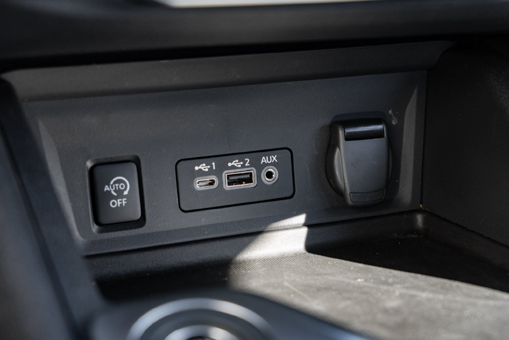 Certified 2025 Nissan Sentra SV w/ All-Weather Package FWD image 19