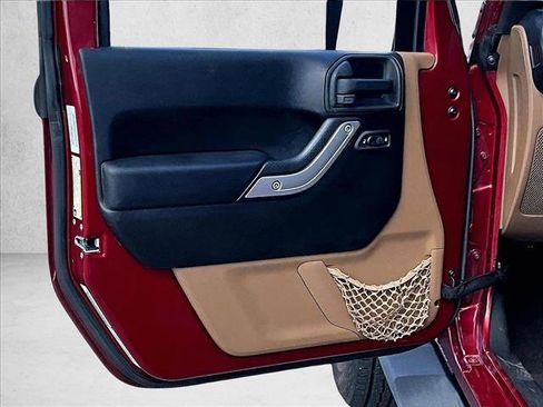 Used 2013 Jeep Wrangler Sahara image 17