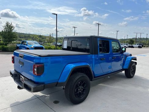 Used 2024 Jeep Gladiator Sport AWD/4WD image 20