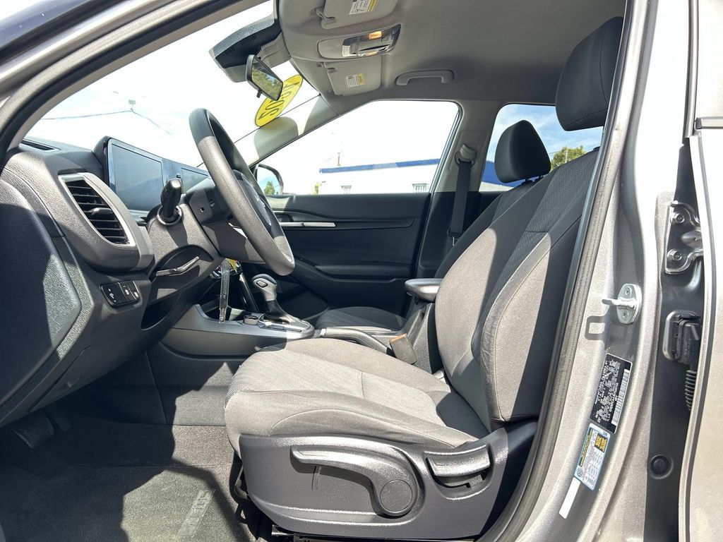 Used 2024 Kia Seltos LX AWD/4WD image 12